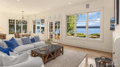 13401 Manzanita Road NE Bainbridge Island WA 98110