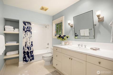 13401 Manzanita Road NE Bainbridge Island WA 98110