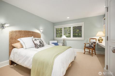 13401 Manzanita Road NE Bainbridge Island WA 98110