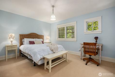 13401 Manzanita Road NE Bainbridge Island WA 98110