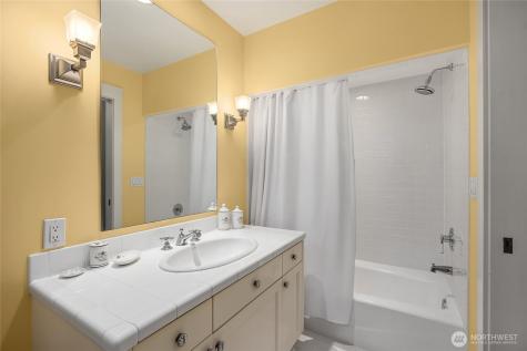 13401 Manzanita Road NE Bainbridge Island WA 98110