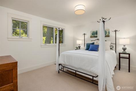 13401 Manzanita Road NE Bainbridge Island WA 98110