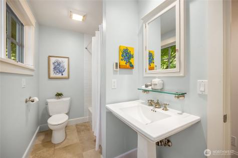 13401 Manzanita Road NE Bainbridge Island WA 98110
