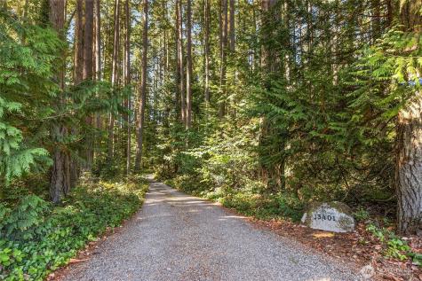 13401 Manzanita Road NE Bainbridge Island WA 98110
