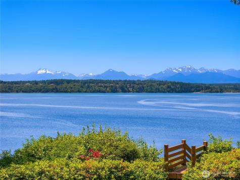 13401 Manzanita Road NE Bainbridge Island WA 98110
