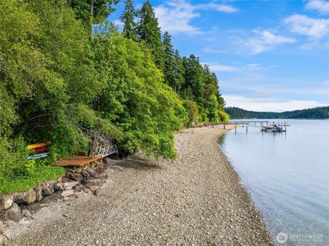 13401 Manzanita Road NE Bainbridge Island WA 98110