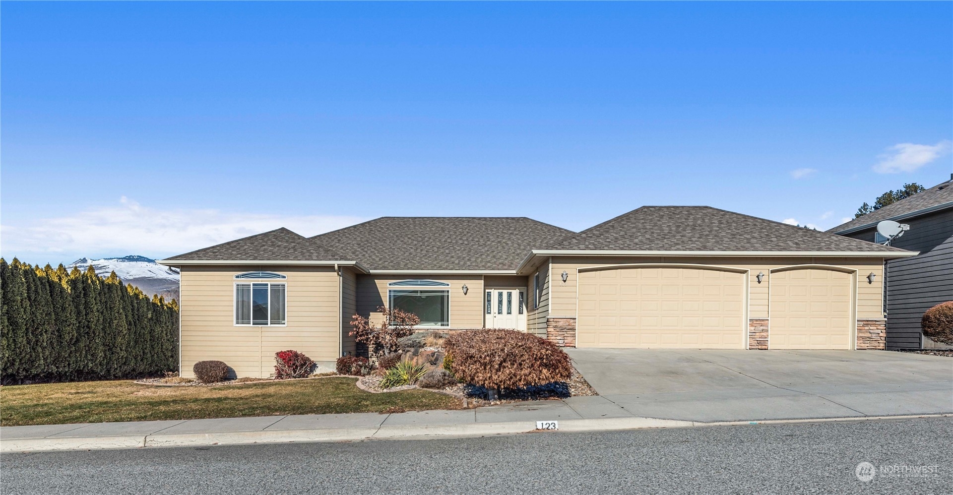 123 Springhill Drive East Wenatchee WA 98802