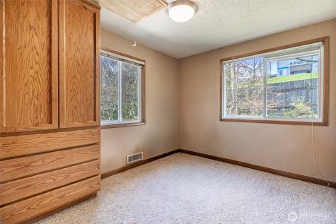 28611 16th Avenue S Federal Way WA 98003