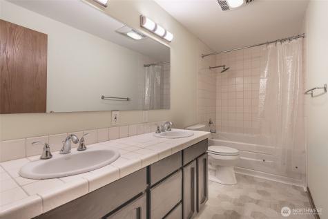 28611 16th Avenue S Federal Way WA 98003