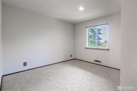 28611 16th Avenue S Federal Way WA 98003