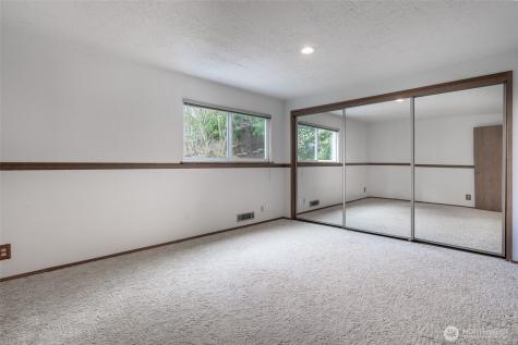 28611 16th Avenue S Federal Way WA 98003