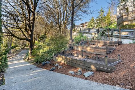 28611 16th Avenue S Federal Way WA 98003