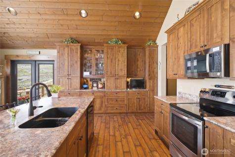 240 Little Butte Ranch Road Chelan WA 98816