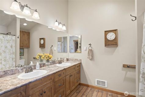 240 Little Butte Ranch Road Chelan WA 98816