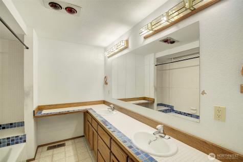 8924 W Meadow Lake Drive Snohomish WA 98290