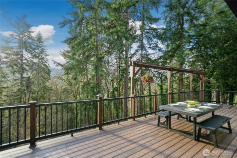 145 Mount Pilchuck Avenue SW Issaquah WA 98027