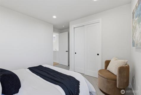 4233 S Bradford Street Seattle WA 98118