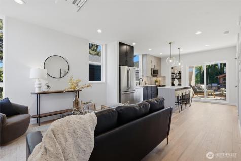 4233 S Bradford Street Seattle WA 98118