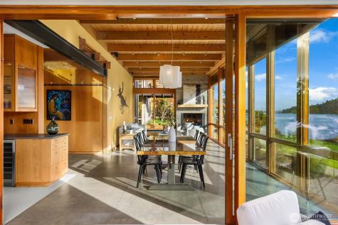 10403 NE Seaborn Road Bainbridge Island WA 98110