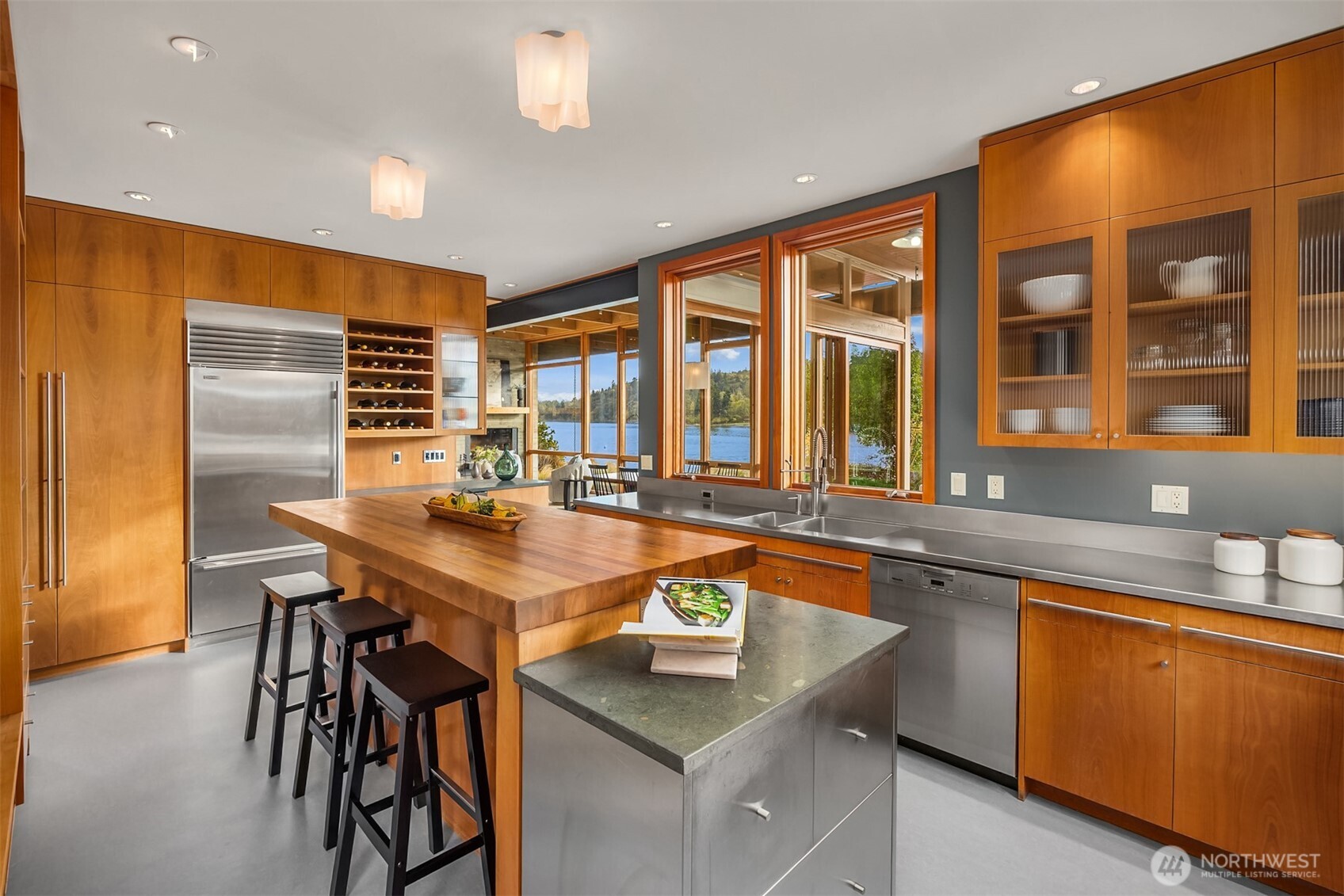 10403 NE Seaborn Road Bainbridge Island WA 98110