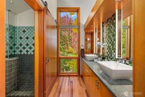 10403 NE Seaborn Road Bainbridge Island WA 98110
