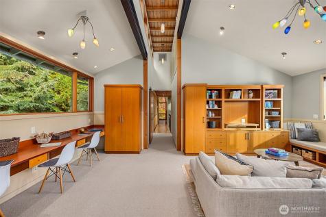 10403 NE Seaborn Road Bainbridge Island WA 98110