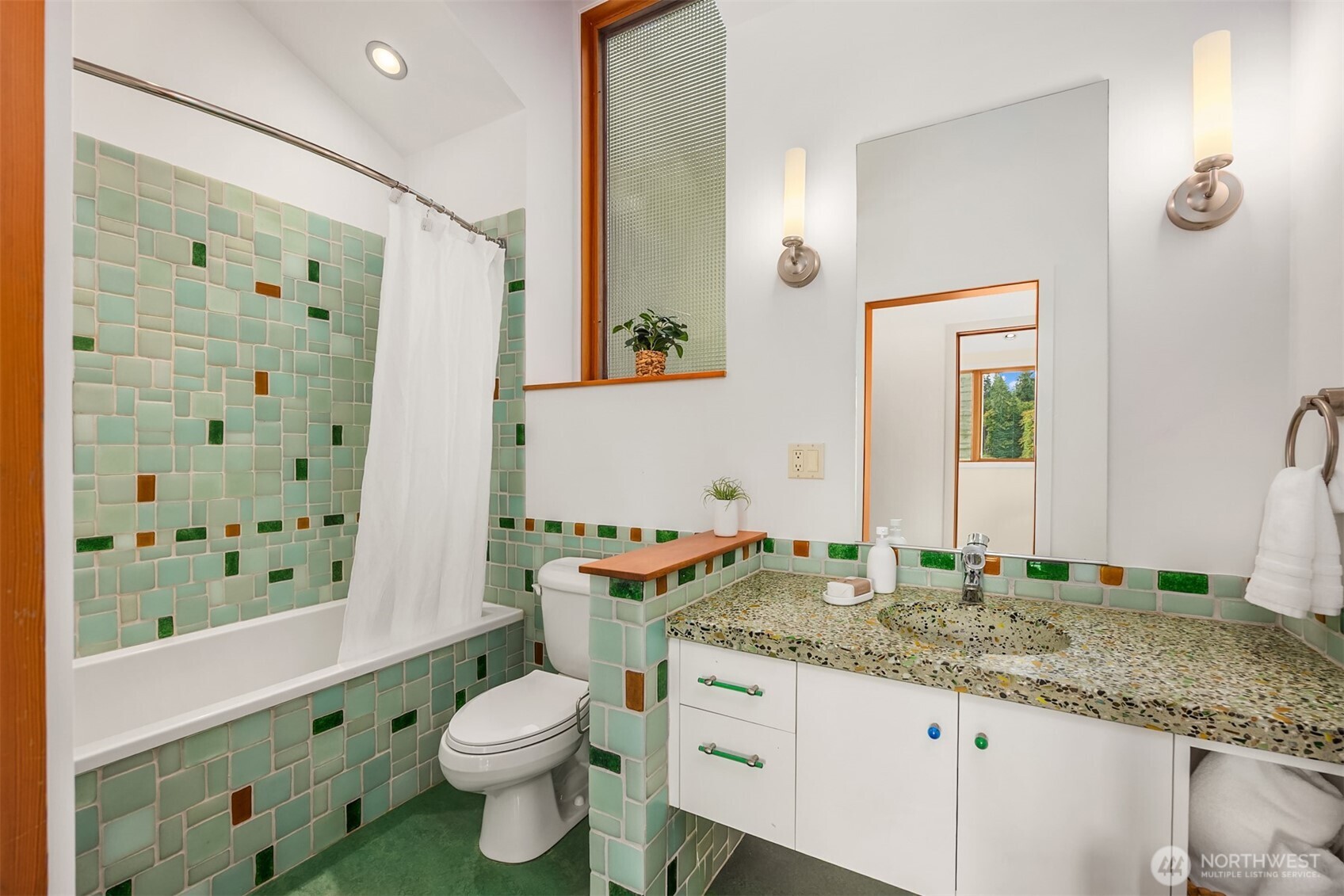 10403 NE Seaborn Road Bainbridge Island WA 98110