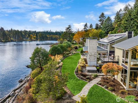 10403 NE Seaborn Road Bainbridge Island WA 98110