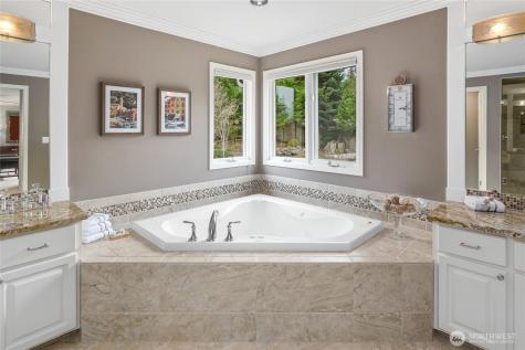 22519 SE 46th Place Redmond WA 98075