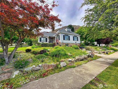 302 Stevens Avenue Coulee Dam WA 99116