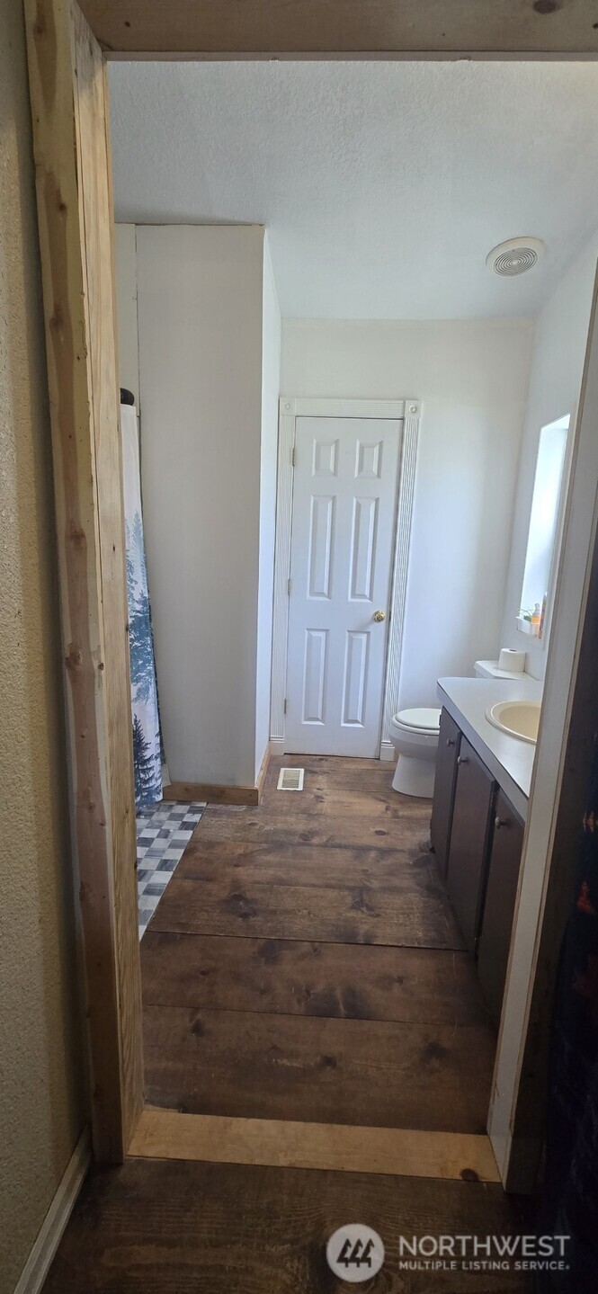 123 Barton Road Rochester WA 98579