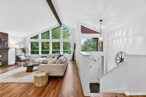 7511 43rd Avenue NE Seattle WA 98115