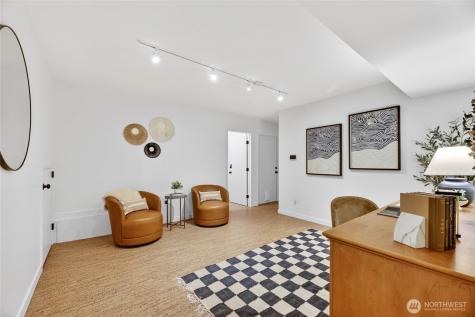 7511 43rd Avenue NE Seattle WA 98115