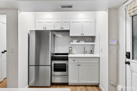7511 43rd Avenue NE Seattle WA 98115