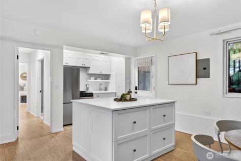 7511 43rd Avenue NE Seattle WA 98115