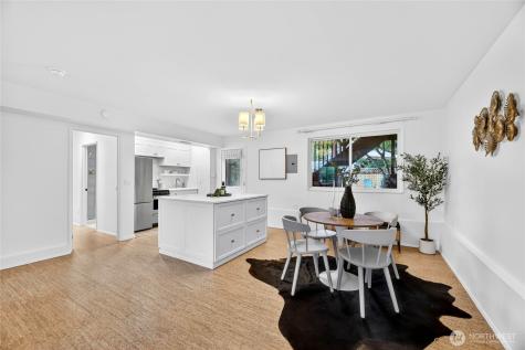 7511 43rd Avenue NE Seattle WA 98115