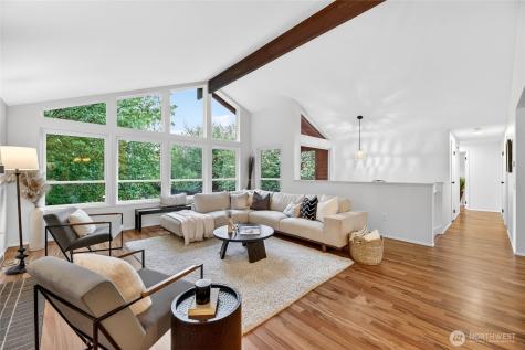 7511 43rd Avenue NE Seattle WA 98115