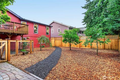 7511 43rd Avenue NE Seattle WA 98115