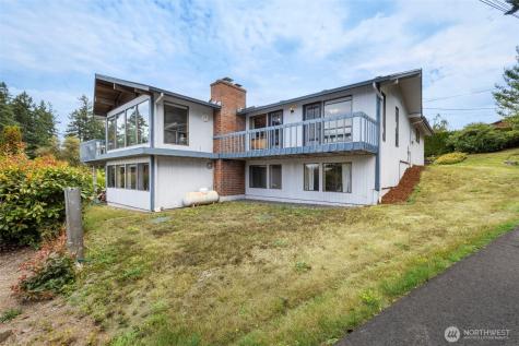 5046 NW Lakeness Road Poulsbo WA 98370