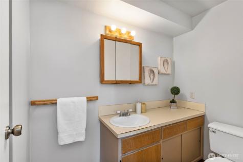 5046 NW Lakeness Road Poulsbo WA 98370