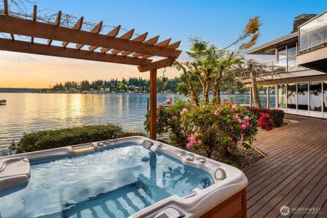 2095 Rose Point Lane Kirkland WA 98033