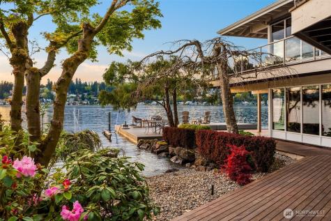 2095 Rose Point Lane Kirkland WA 98033