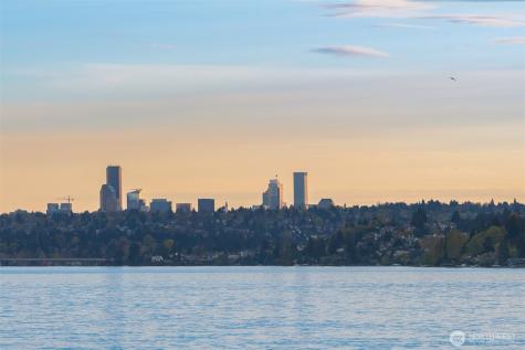 2095 Rose Point Lane Kirkland WA 98033
