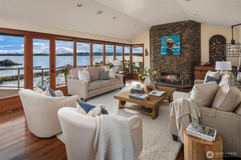 2095 Rose Point Lane Kirkland WA 98033
