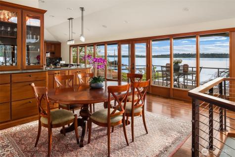 2095 Rose Point Lane Kirkland WA 98033