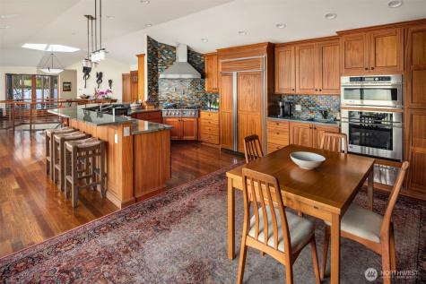 2095 Rose Point Lane Kirkland WA 98033