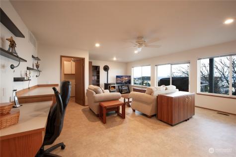 276 Grandview Avenue Camano Island WA 98282