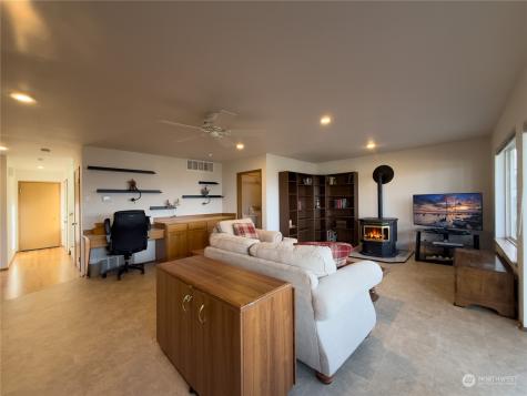 276 Grandview Avenue Camano Island WA 98282