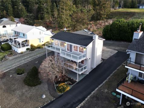 276 Grandview Avenue Camano Island WA 98282