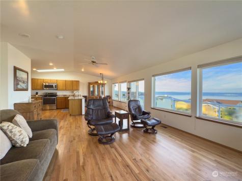276 Grandview Avenue Camano Island WA 98282
